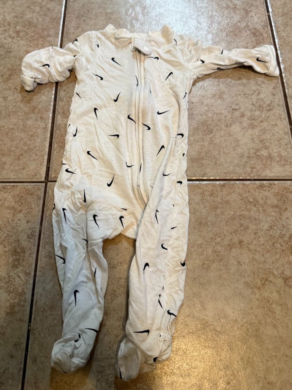 Nike Brand 9 month footed Pajamas (095)